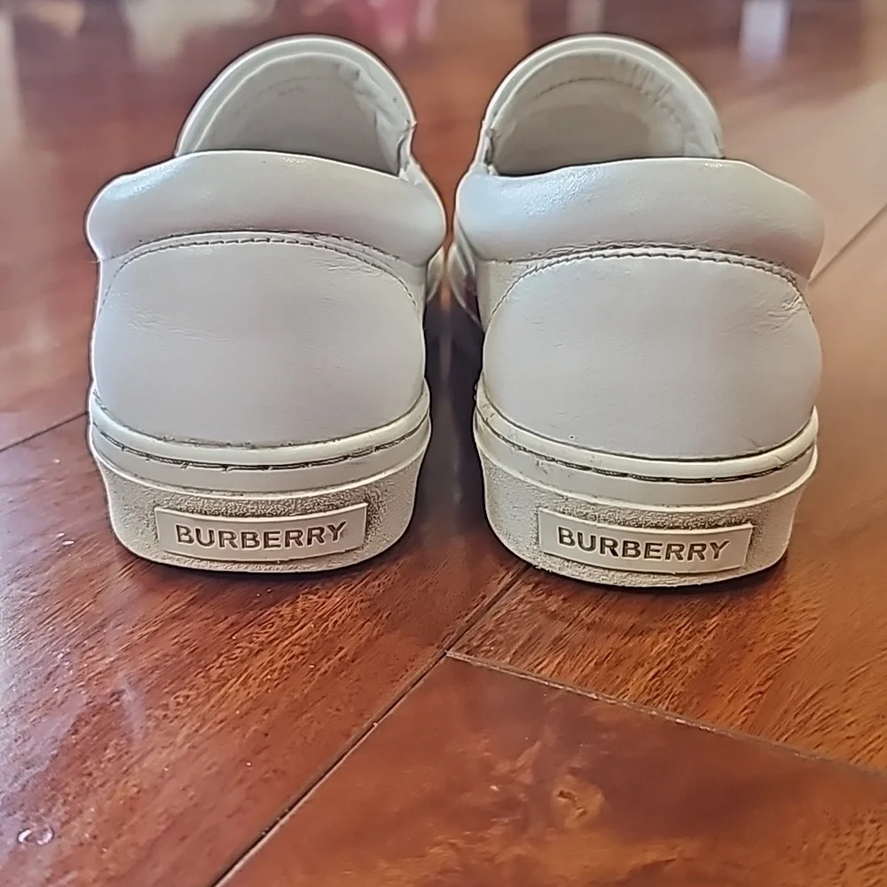 Burberry Women's White Leather Slip On Sz 37 1/2 or Size 7 - Picture 6 of 13